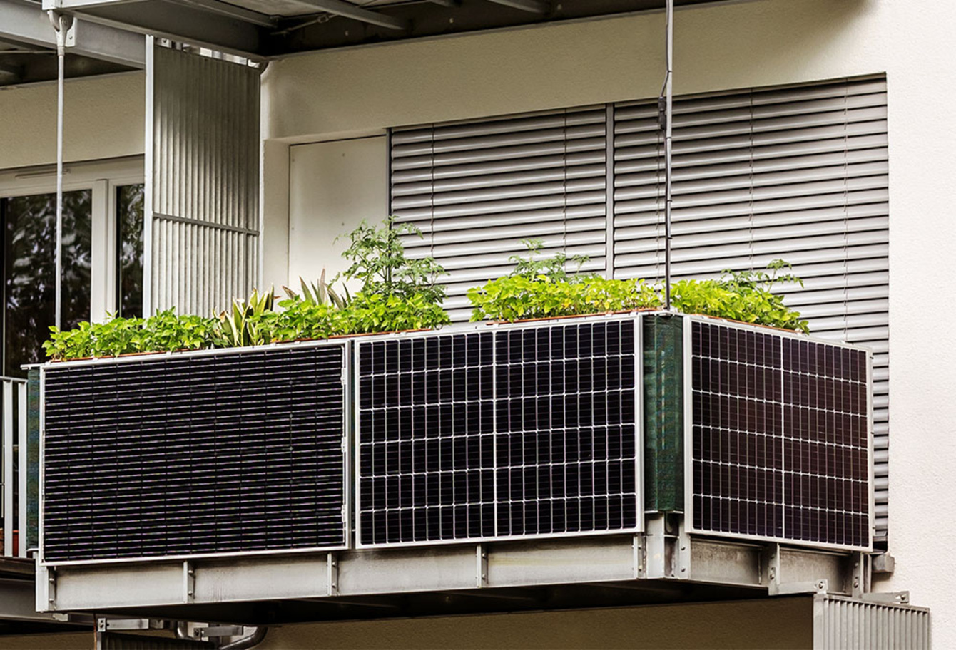 Balkon­kraftwerk bei Green Solar Cologne Elektroinstallation in Köln